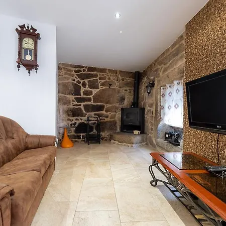 House - 2 Bedrooms - 60300 *
